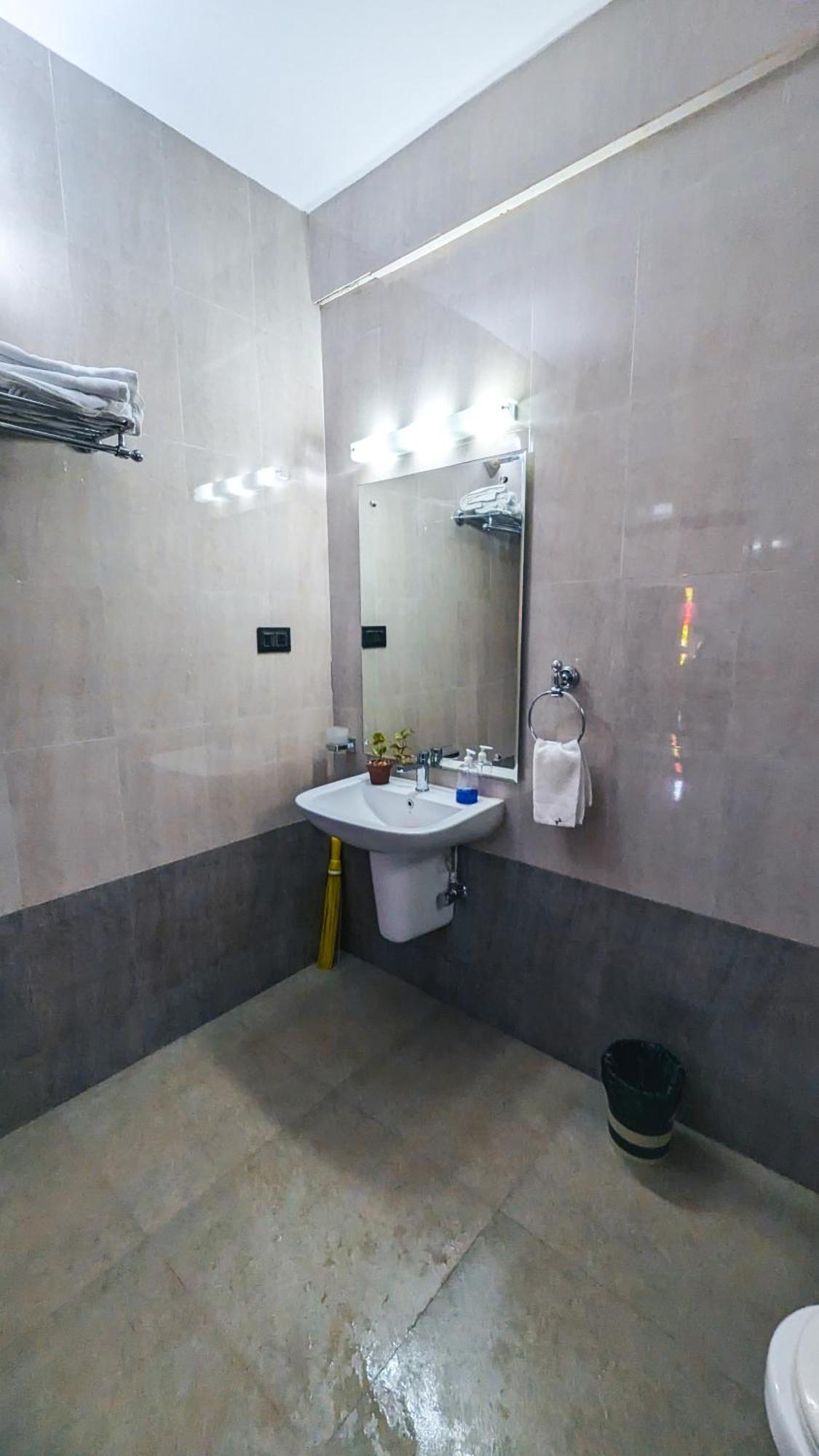 The First House By V3Homestay 4Bhk Private Pool Calangute Luaran gambar