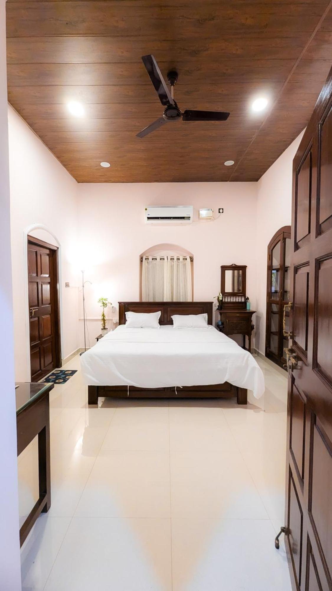 The First House By V3Homestay 4Bhk Private Pool Calangute Luaran gambar