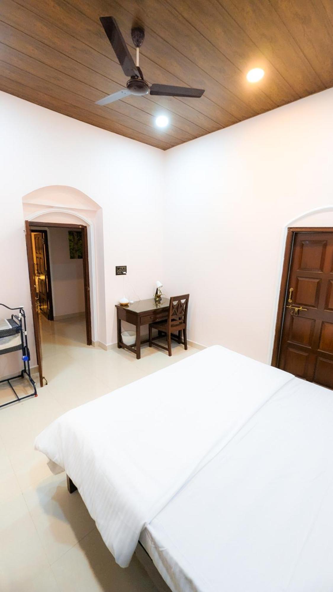 The First House By V3Homestay 4Bhk Private Pool Calangute Luaran gambar