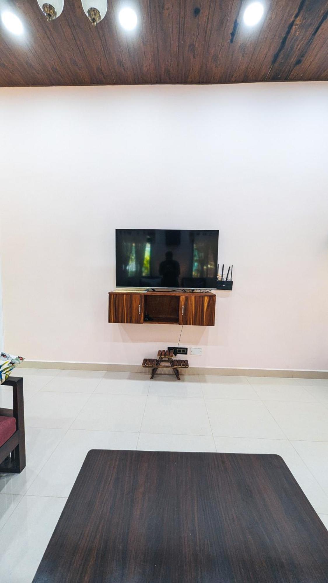 The First House By V3Homestay 4Bhk Private Pool Calangute Luaran gambar
