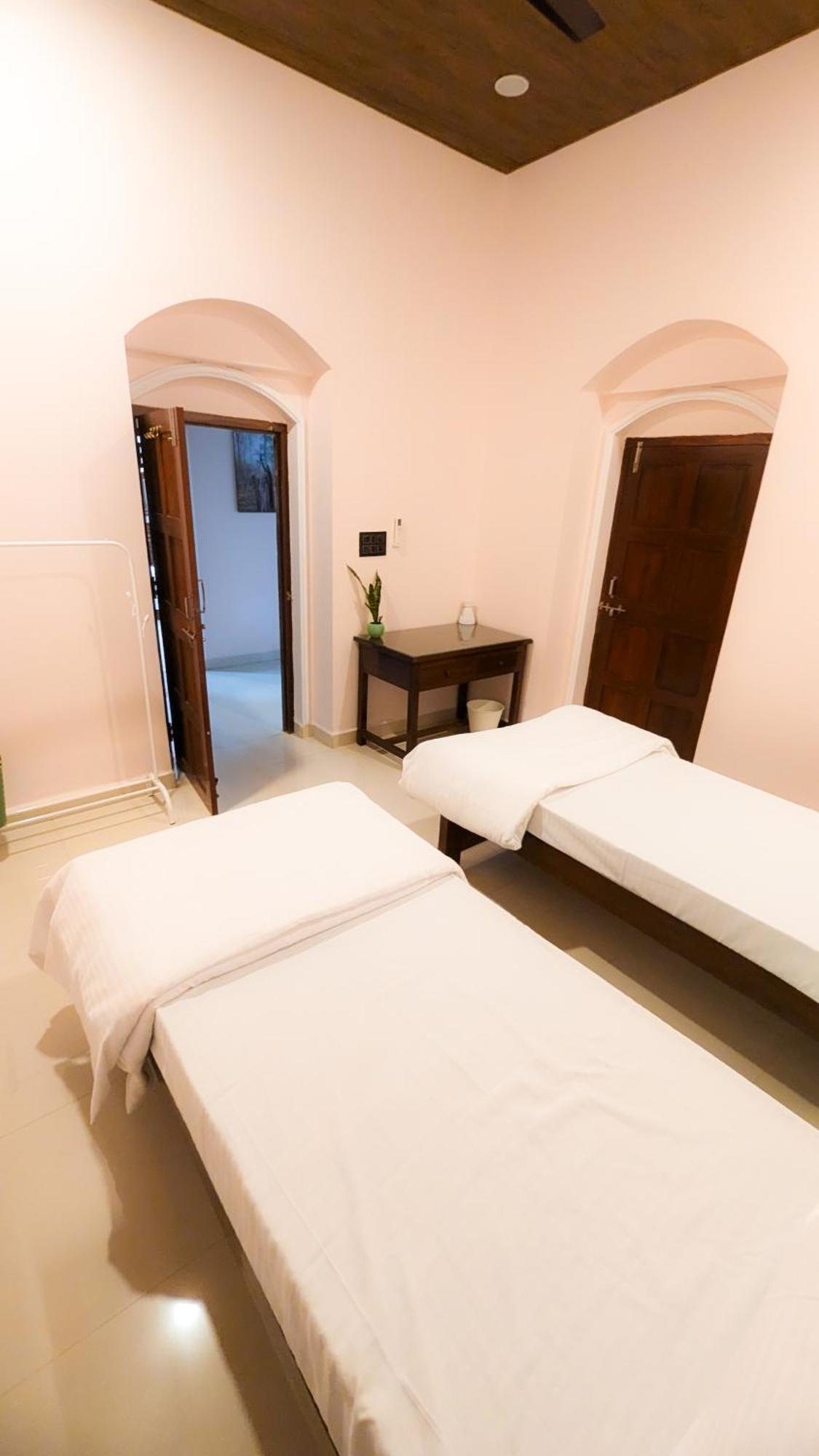 The First House By V3Homestay 4Bhk Private Pool Calangute Luaran gambar