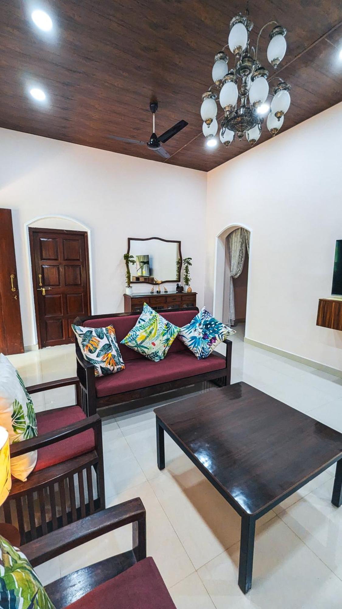 The First House By V3Homestay 4Bhk Private Pool Calangute Luaran gambar
